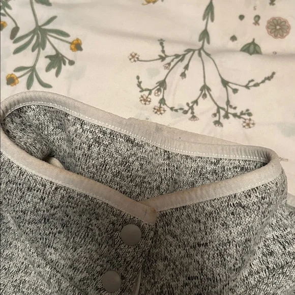 Eddie Bauer pullover - Picture 4 of 4